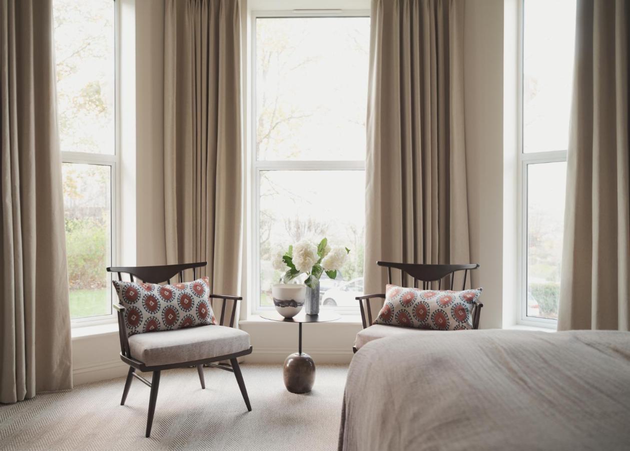 Leighton House - Boutique Guesthouse Bath Buitenkant foto Curtains in a bedroom
