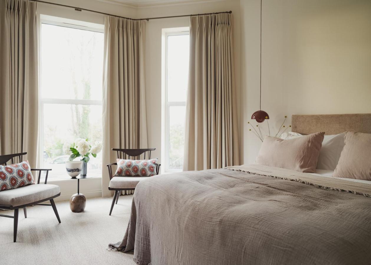 Leighton House - Boutique Guesthouse Bath Buitenkant foto A bedroom at the Hotel