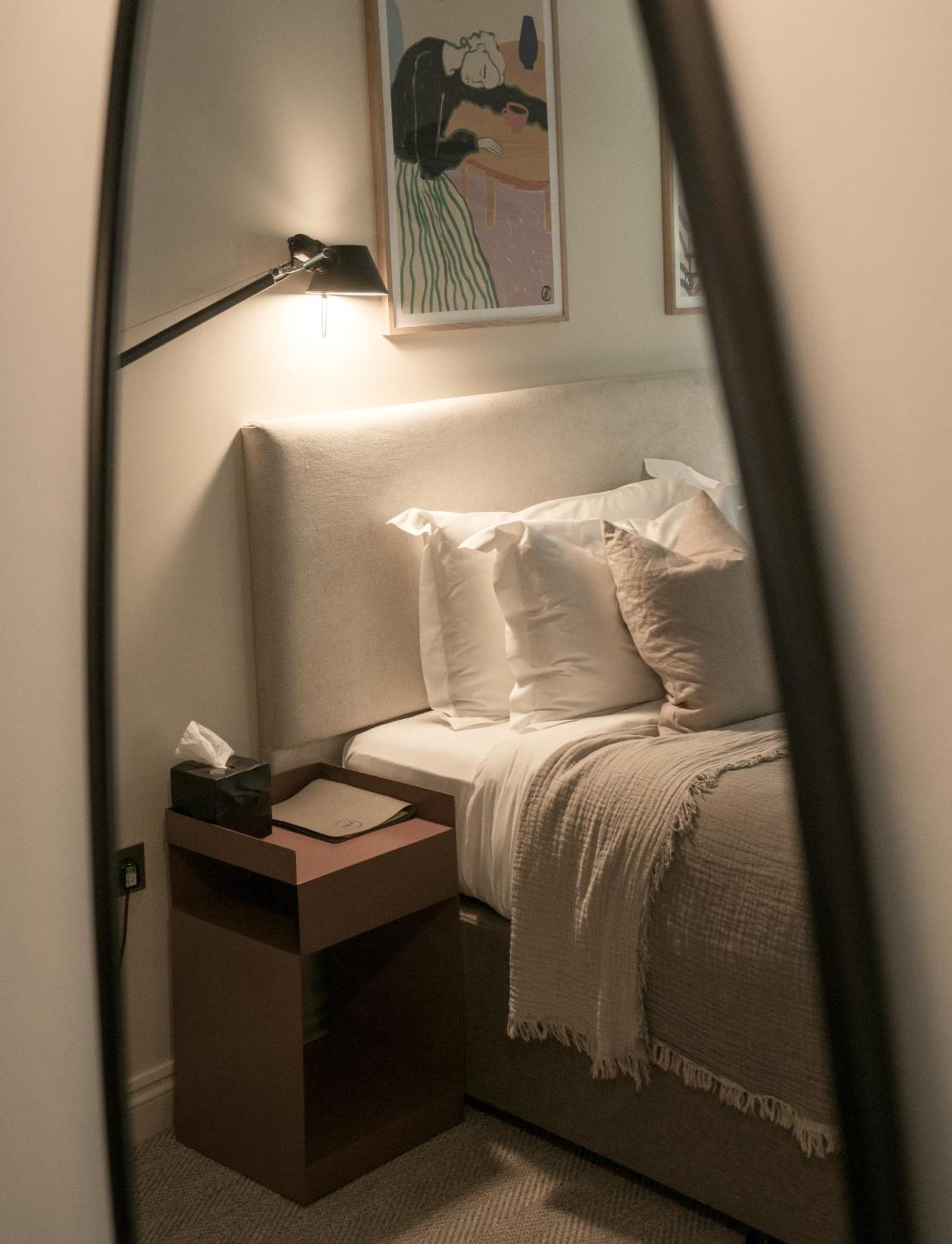 Leighton House - Boutique Guesthouse Bath Buitenkant foto A bedroom at the hotel