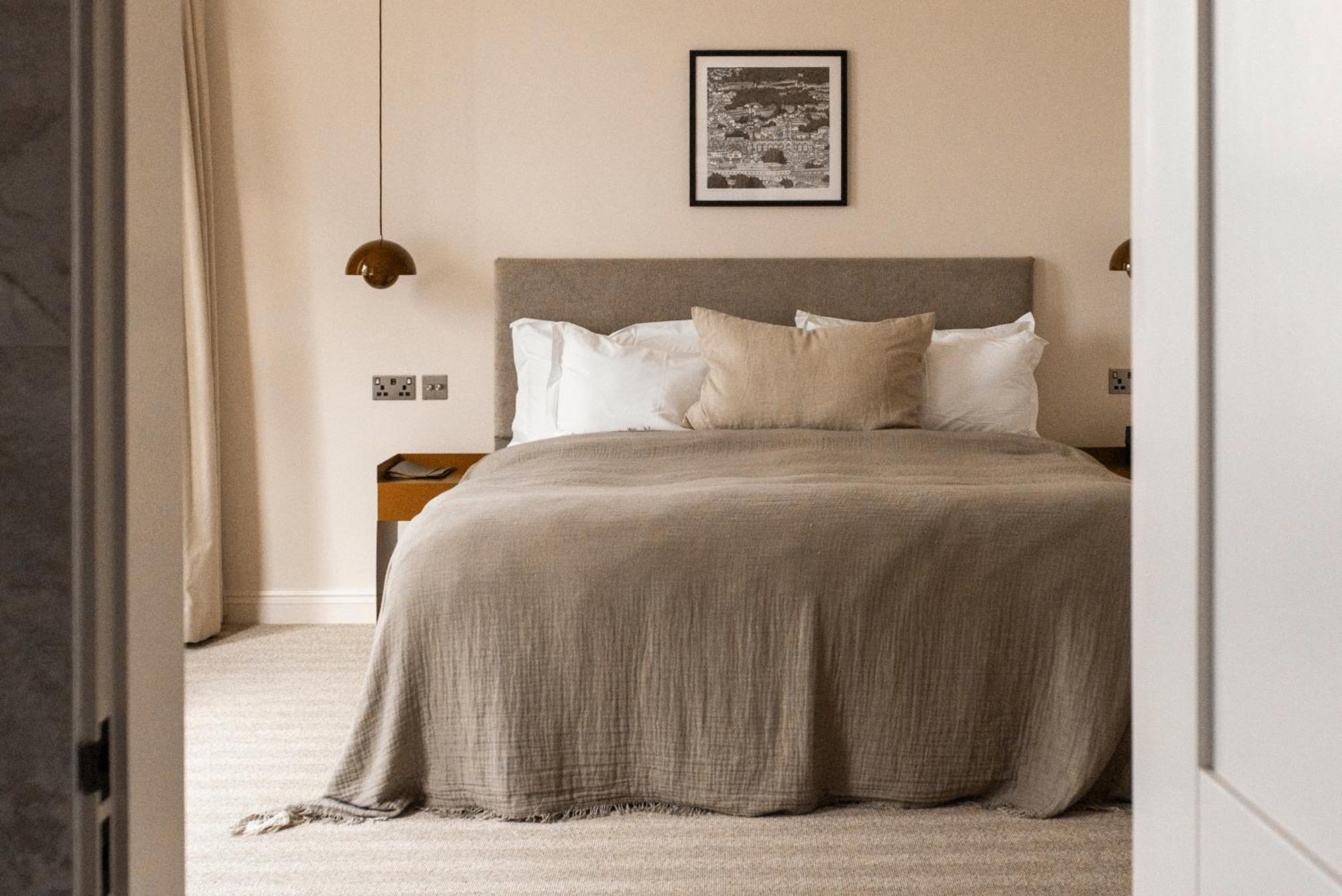 Leighton House - Boutique Guesthouse Bath Buitenkant foto A bedroom