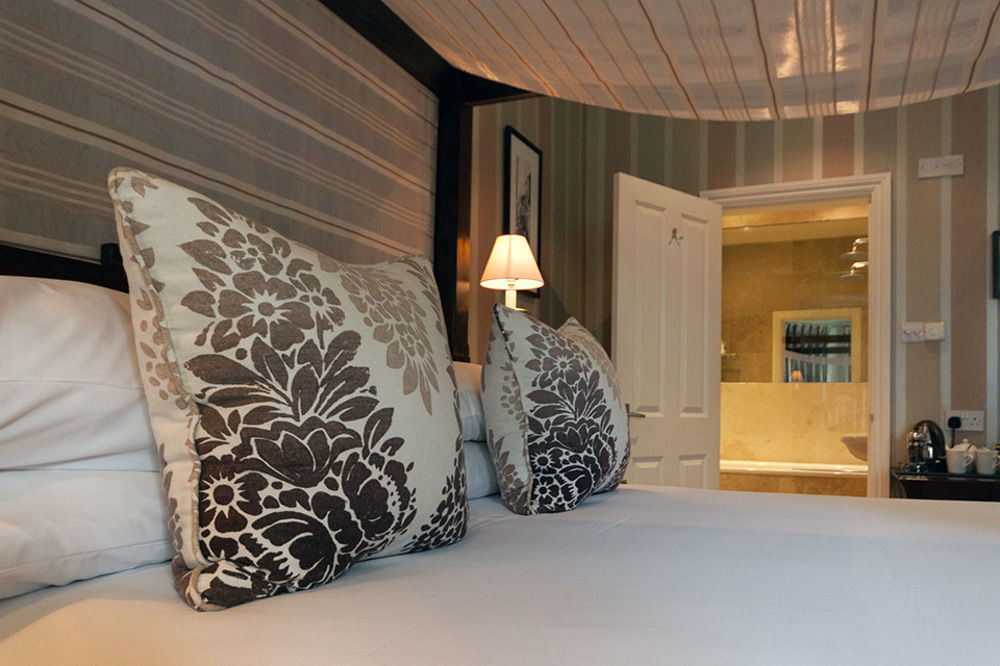 Leighton House - Boutique Guesthouse Bath Buitenkant foto A bedroom at the hotel