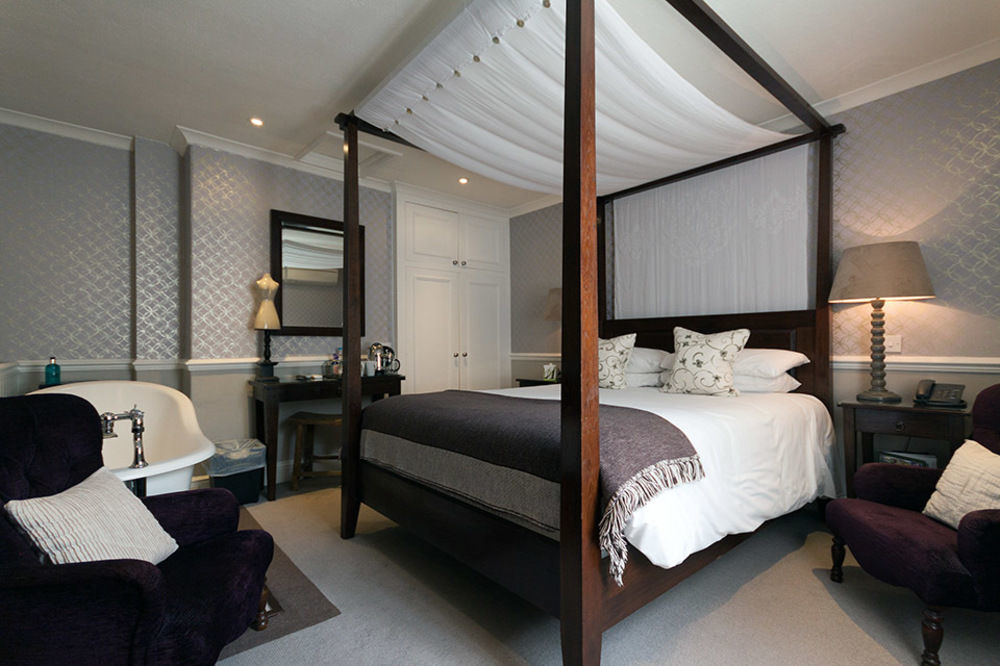 Leighton House - Boutique Guesthouse Bath Buitenkant foto A bedroom at The Berkeley